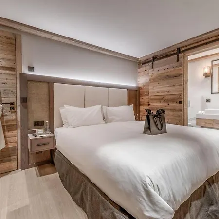 Prázdninový dům Chalet Di Charme Con Piscina Courmayeur